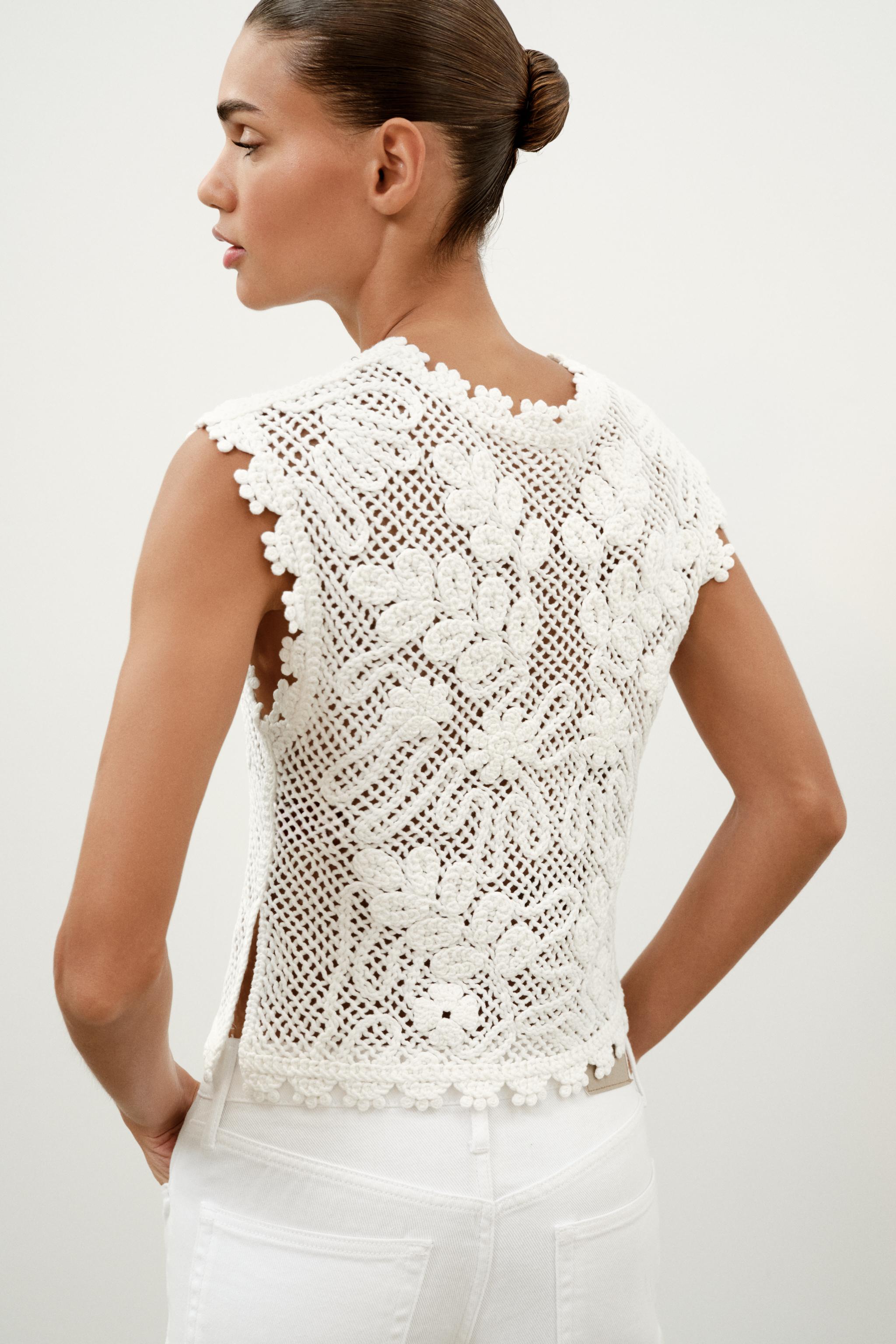 TOP CROCHET SANS MANCHES
